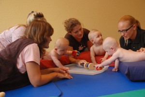 Pekip 10_Gruppe_alle in BauchlagePekip e.V.