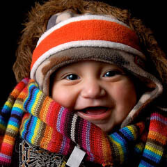 Sehr warm angezogenes Baby