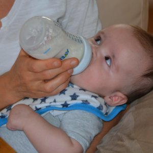 Langes Stillen ist auch dank abgepumpter Muttermilch möglich