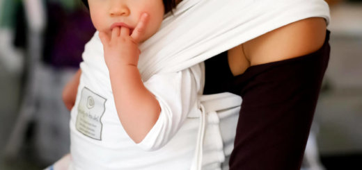 Warum man Babys nicht mit dem Blick nach vorne tragen sollte