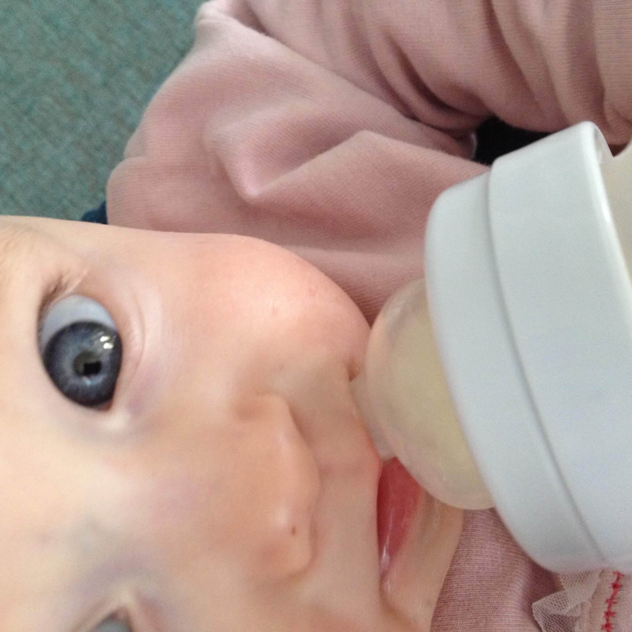 Baby Silikon Pressbare Fütterung Flasche mit Löffel Nahrung Reis Müsli 